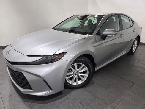 Used 2025 Toyota Camry LE w/ Convenience Package FWD image 1