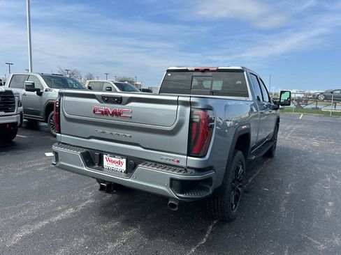 New 2026 GMC Sierra 2500 AT4 w/ AT4 Premium Plus Package AWD/4WD image 9