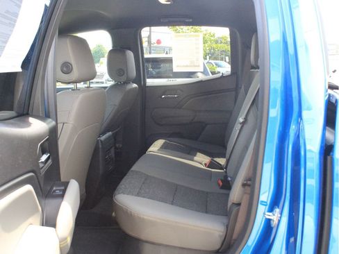 Used 2024 Chevrolet Colorado ZR2 w/ Safety Package AWD/4WD image 34