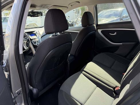 Used 2016 Hyundai Elantra GT w/ Option Group 02 image 16