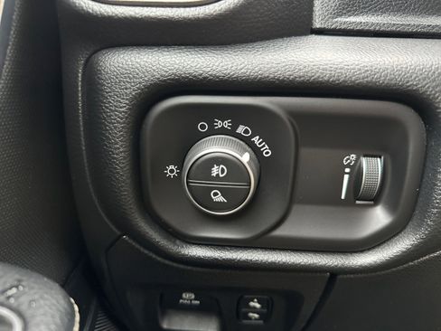 Used 2020 RAM 1500 Sport w/ Leather & Sound Group image 19