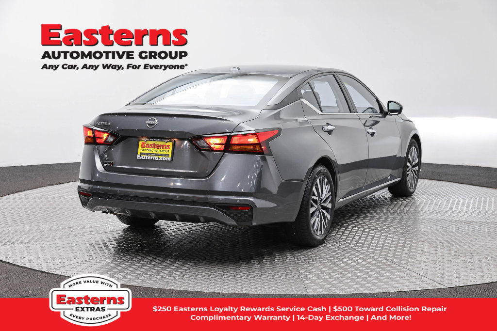 Used 2025 Nissan Altima 2.5 SV FWD image 6