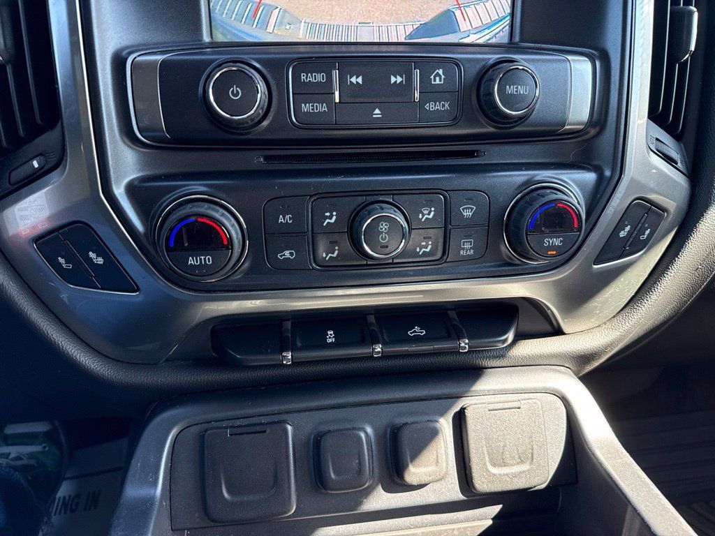 Used 2017 Chevrolet Silverado 1500 LT w/ All Star Edition AWD/4WD image 31