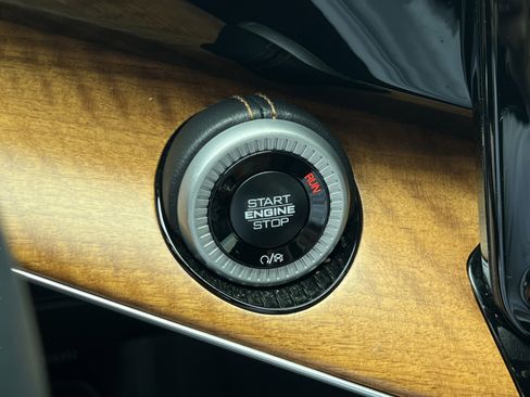 Used 2024 Jeep Grand Wagoneer L Series III AWD/4WD image 20