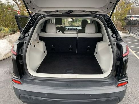 Used 2020 Jeep Cherokee Latitude Plus image 30