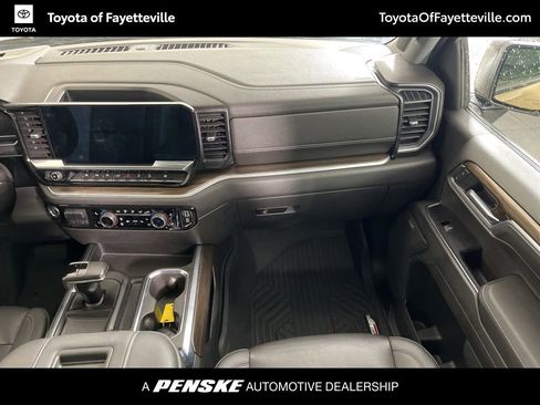 Used 2022 Chevrolet Silverado 1500 LT Trail Boss w/ LT Trail Boss Premium Package AWD/4WD image 19