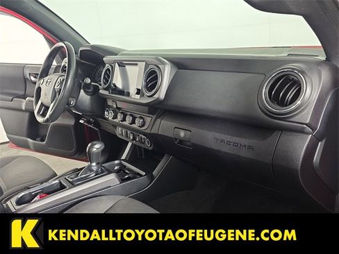 Used 2019 Toyota Tacoma TRD Off-Road w/ Technology Package image 22
