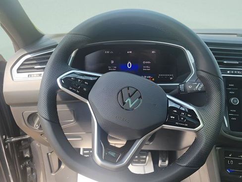 New 2024 Volkswagen Tiguan SE R-Line image 11