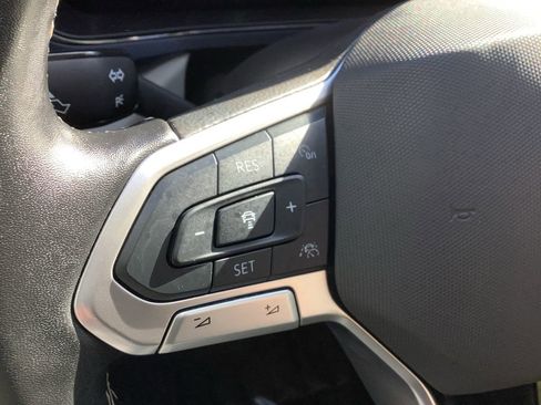 Used 2024 Volkswagen Taos SE image 21