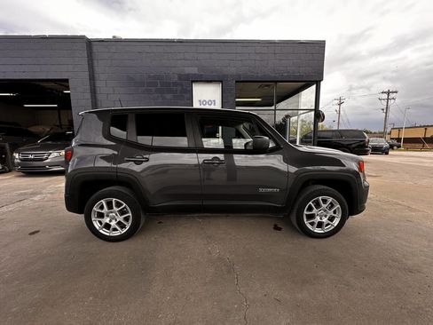 Used 2023 Jeep Renegade Latitude image 9