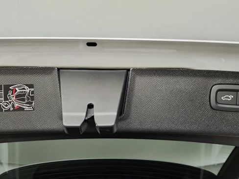 Certified 2025 Volvo XC90 B6 Core w/ Protection Package Premier AWD/4WD image 46