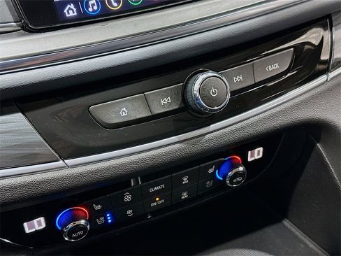 Used 2021 Buick Enclave Premium w/ Sun and Sites Package image 16