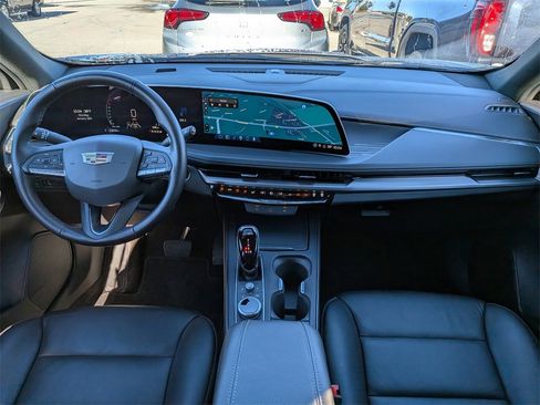 Certified 2025 Cadillac XT4 Premium Luxury image 18