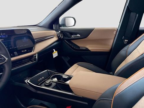 New 2026 Chevrolet Equinox ACTIV w/ Safety and Technology Package AWD/4WD image 24