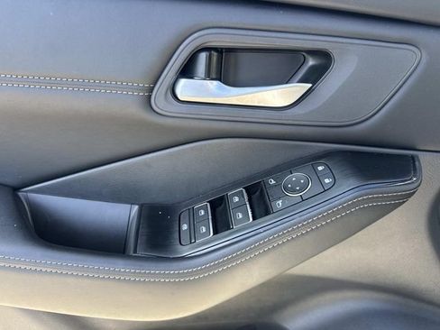 Used 2026 Nissan Rogue SL FWD image 19