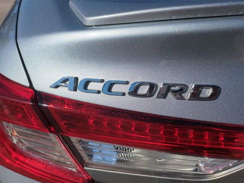Used 2020 Honda Accord Sport image 14