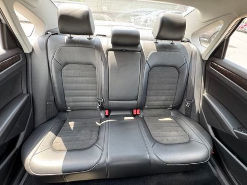 Used 2015 Volkswagen Passat 1.8T SEL Premium FWD image 15