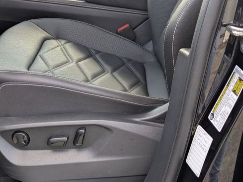 Used 2025 Volkswagen Atlas SE image 22