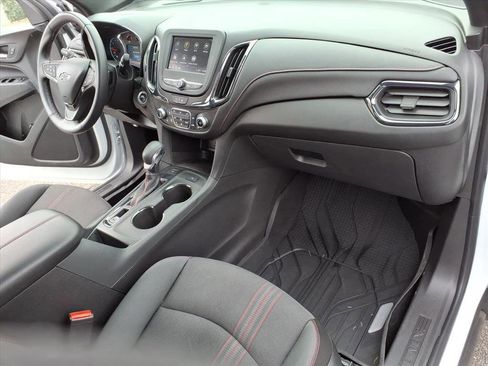 Used 2022 Chevrolet Equinox RS image 16
