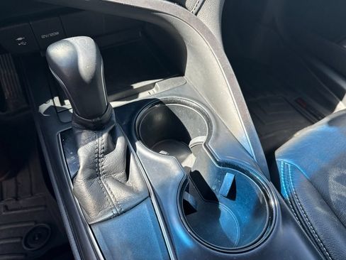 Used 2018 Toyota Camry SE FWD image 10