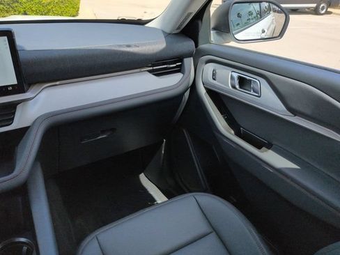 New 2026 Ford Explorer Active w/ Active Comfort Package RWD image 17