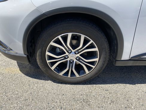 Used 2018 Mitsubishi Outlander SEL FWD image 24
