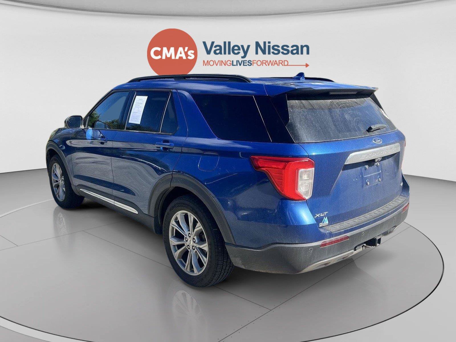 Used 2020 Ford Explorer XLT w/ Equipment Group 202A AWD/4WD image 3