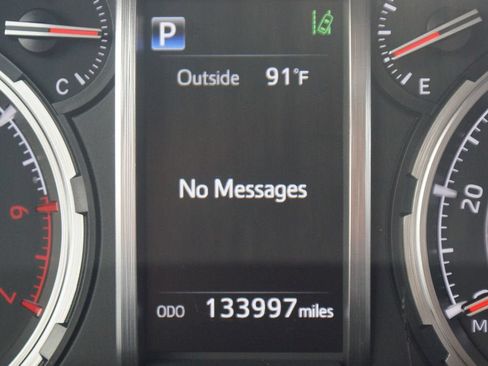 Used 2020 Toyota 4Runner TRD Off-Road Premium w/ Moonroof Package AWD/4WD image 4