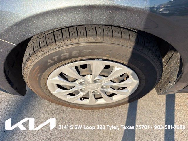 Used 2020 Kia Forte Sedan FWD image 4