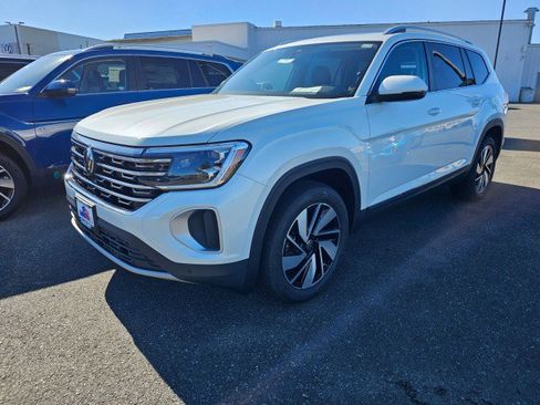 New 2025 Volkswagen Atlas SEL image 3