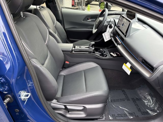 Used 2027 Toyota Prius XLE FWD image 9