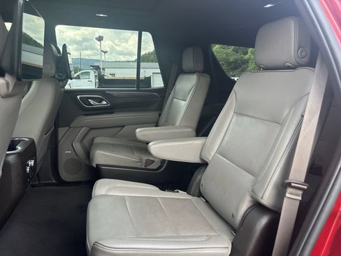 Used 2021 GMC Yukon SLT w/ SLT Luxury Plus Package RWD image 25