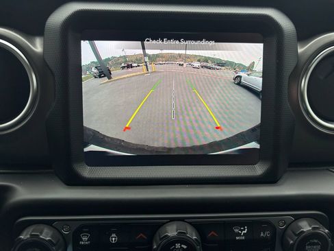 Used 2023 Jeep Wrangler Unlimited Rubicon 4xe w/ Cold Weather Group AWD/4WD image 21
