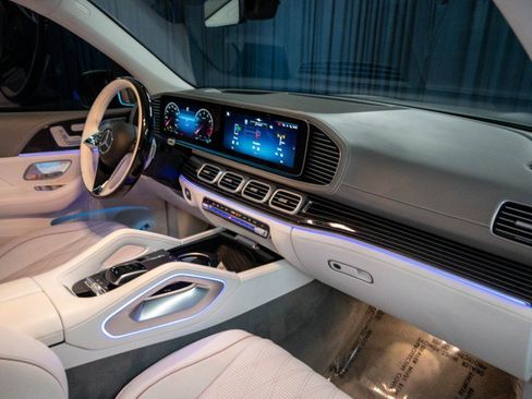 Certified 2024 Mercedes-Benz Maybach GLS 600 4MATIC image 16