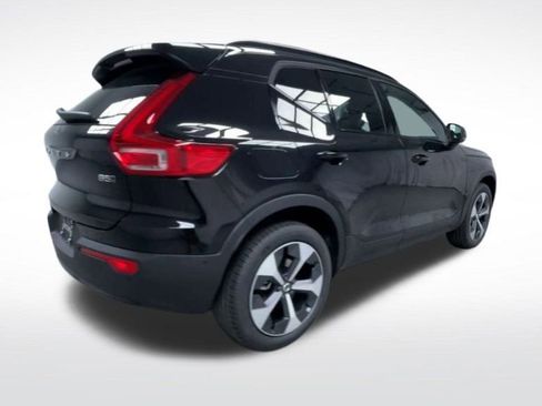 New 2026 Volvo XC40 B5 Plus w/ Protection Package Premier image 23