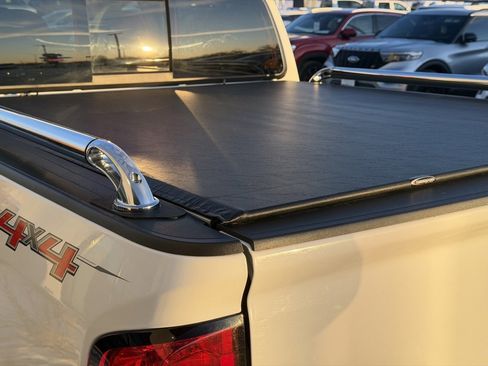 Used 2017 Chevrolet Colorado LT w/ LT Convenience Package image 8