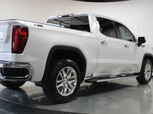 Used 2021 GMC Sierra 1500 SLT w/ SLT Premium Plus Package AWD/4WD image 13