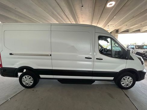 Used 2024 Ford E-Transit Base image 3