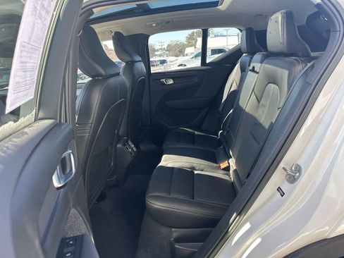 Used 2023 Volvo XC40 B5 Plus w/ Climate Package image 24