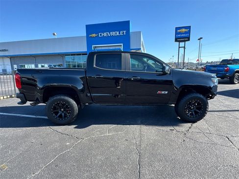 Used 2019 Chevrolet Colorado Z71 w/ Z71 Midnight Edition image 5