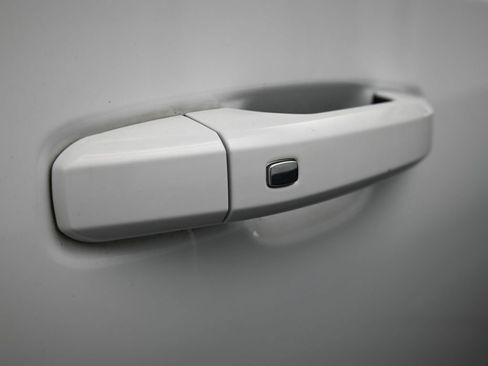 Used 2021 GMC Yukon SLE w/ Gmc Pro Safety Plus Package image 41