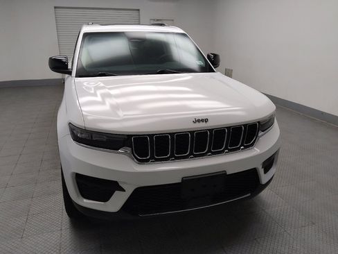 Used 2023 Jeep Grand Cherokee Laredo AWD/4WD image 14