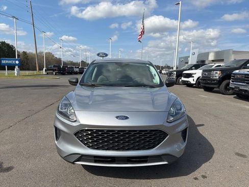 Certified 2022 Ford Escape SE w/ Convenience Package FWD image 2