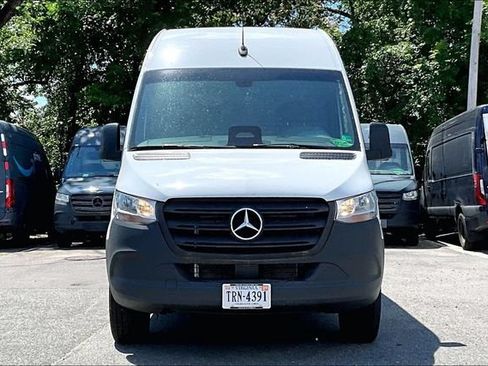 Used 2025 Mercedes-Benz Sprinter 2500 image 2