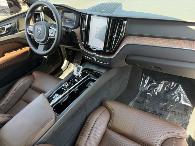 Certified 2025 Volvo XC60 T8 Ultra w/ Protection Package Premier AWD/4WD image 13