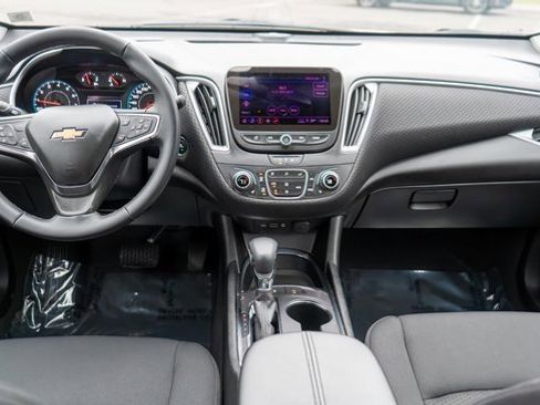 Used 2025 Chevrolet Malibu LT w/ Sport Edition image 16