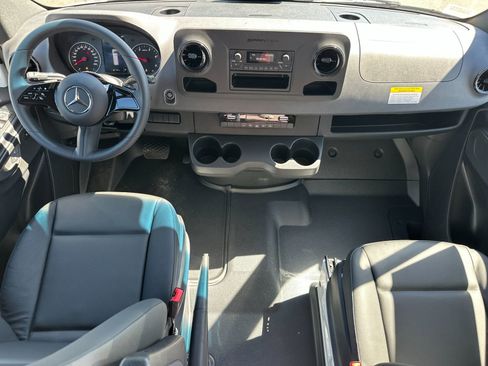New 2025 Mercedes-Benz Sprinter 2500 image 13