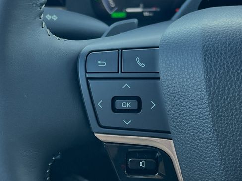 New 2025 Toyota Crown Signia image 27