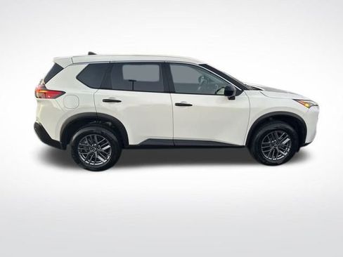 Used 2023 Nissan Rogue S image 7