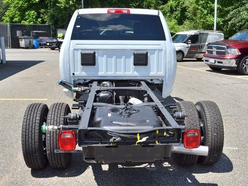 New 2024 RAM 3500 Tradesman w/ Chrome Appearance Group image 7